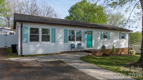 19 Claridge Ct, Newton, NC, 28658-9407 | Card Image