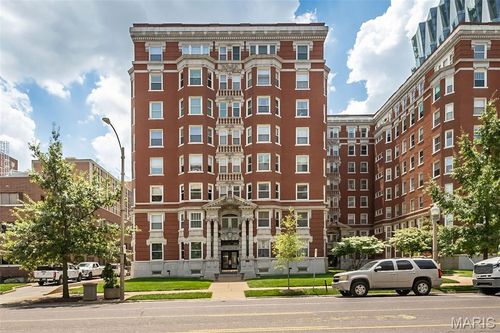 7e-4944 Lindell Blvd, Saint Louis, MO, 63108-1532 | Card Image