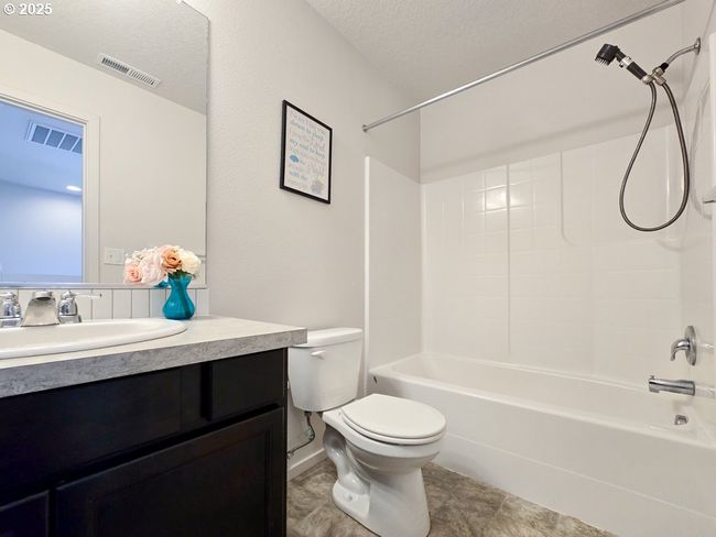 2220 Se 16 Th St, House attached with 3 bedrooms, 3 bathrooms and 2 parking in Gresham OR | Image 24