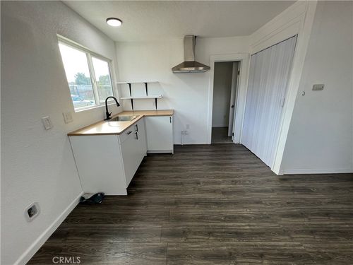 a-1906 Mentone Blvd, Mentone, CA, 92359-1218 | Card Image