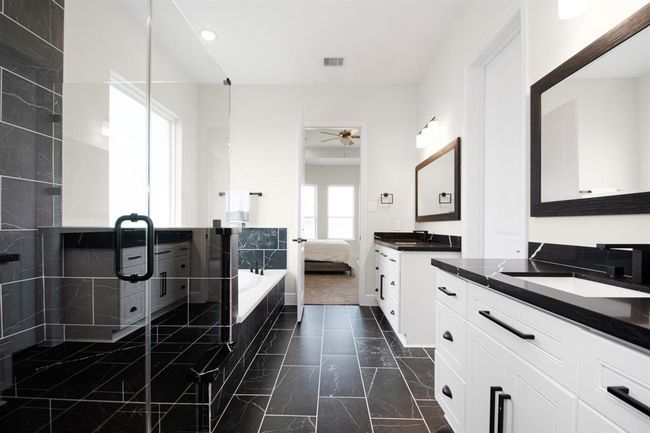 Master Bath | Image 17