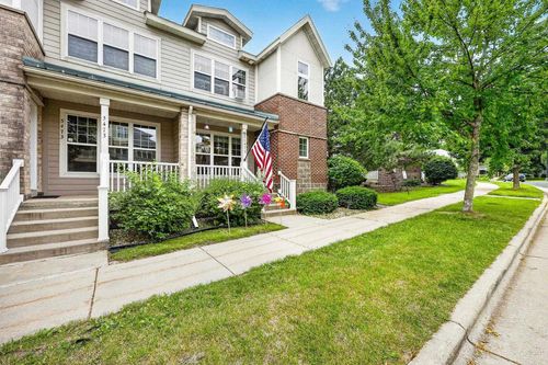 5475 Caddis Bnd, Fitchburg, WI, 53711-7119 | Card Image