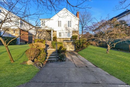 72-37 136th St, Kew Garden Hl, NY, 11367-2308 | Card Image