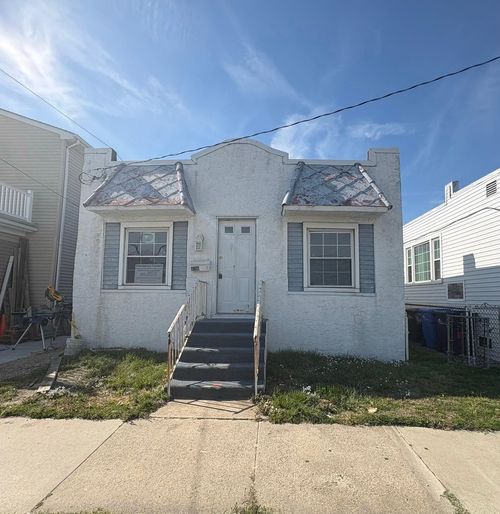 4706 Park Blvd, Wildwood, NJ, 08260-1642 | Card Image