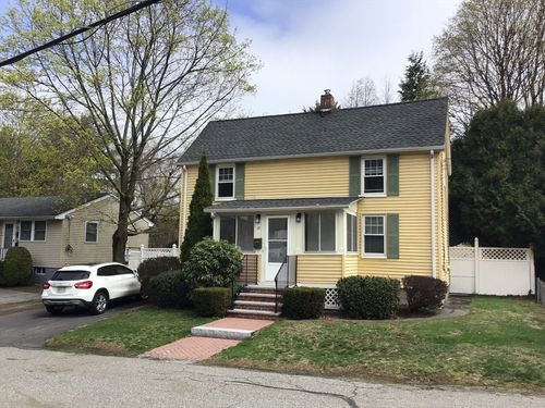 17 Grove St, Woburn, MA, 01801-3511 | Card Image