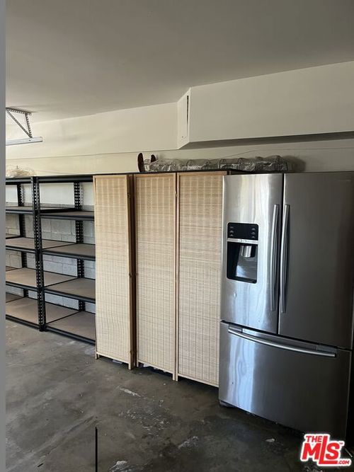 2561 Mayfield Ave, Montrose, CA, 91020-1415 | Card Image