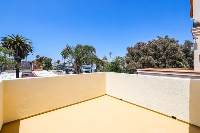 326 6 Th St, House other with 4 bedrooms, 5 bathrooms and 2 parking in Huntington Beach CA | Image 51