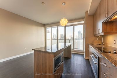 4206 - 426 University Ave, Condo with 1 bedrooms, 1 bathrooms and null parking in Toronto ON | Image 1