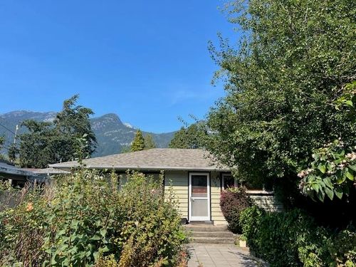 37963 4th Ave, Squamish, BC, V8B0P7 | Card Image