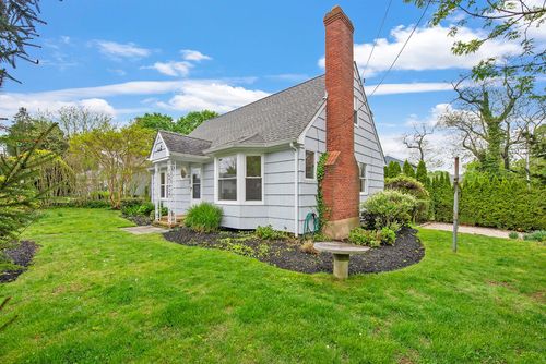 1375 3rd St, New Suffolk, NY, 11956-2113 | Card Image