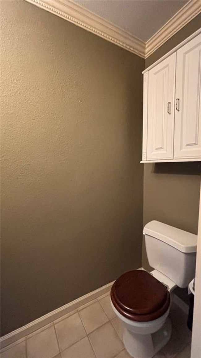 5720 Townhouse Ln, Townhouse with 3 bedrooms, 3 bathrooms and null parking in Beaumont TX | Image 6