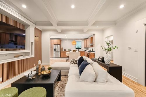5558 Edgewood Pl, Los Angeles, CA, 90019-2507 | Card Image