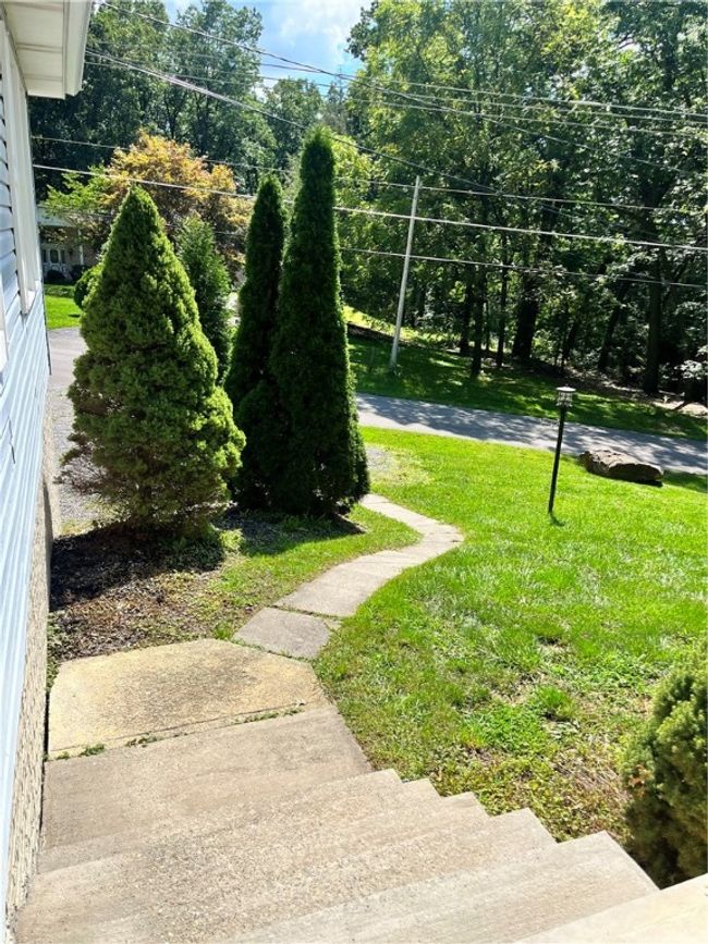 329 Stoney Hollow Rd, For Sale in Winfield Twp Zoocasa