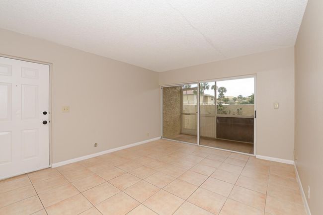 103 - 1540 Se Royal Green Cir, Condo with 2 bedrooms, 2 bathrooms and null parking in Port St. Lucie FL | Image 5