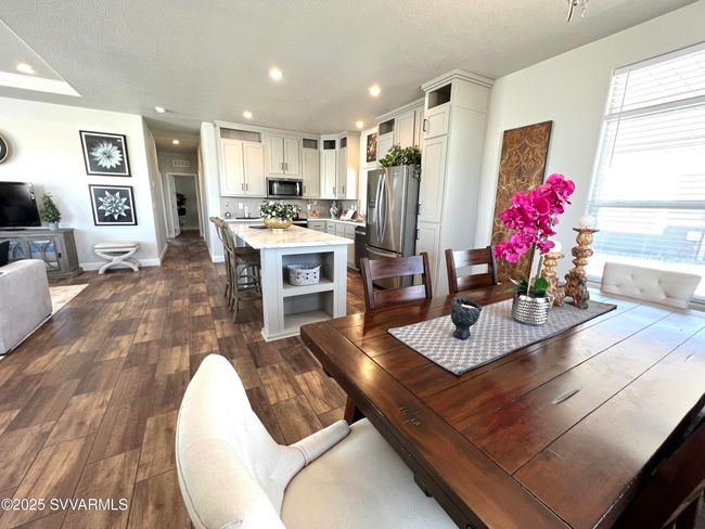 Dining Kitchen Area | Image 15
