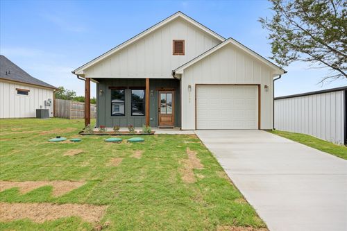 2603 Creekview Dr, Granbury, TX, 76048-5733 | Card Image