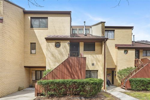 368 N Greeley Ave, Chappaqua, NY, 10514-2748 | Card Image