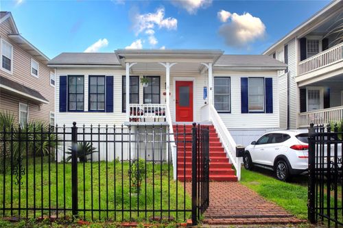 1020 Broadway St, Galveston, TX, 77550-6257 | Card Image