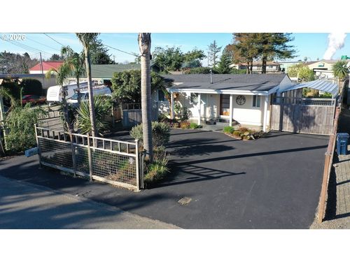 237 Wharf St, Brookings, OR, 97415-9653 | Card Image