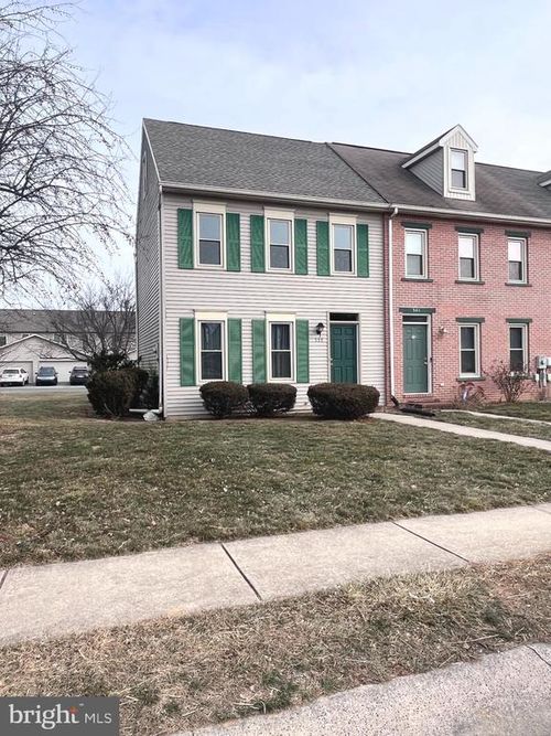 539 Bracken Dr, CHAMBERSBURG, PA, 17201-3904 | Card Image