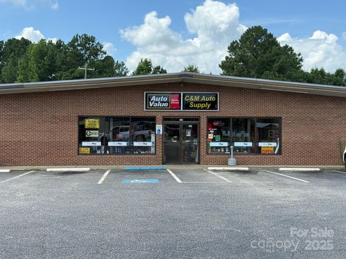 1389 E Caswell St, Wadesboro, NC, 28170-2381 | Card Image