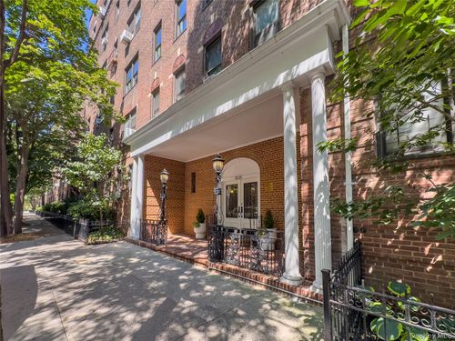 401-35-35 75th St, Jackson Heights, NY, 11372-4407 | Card Image