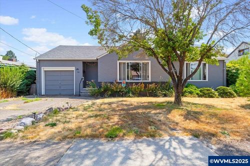 372 Berry St, Lebanon, OR, 97355-3929 | Card Image