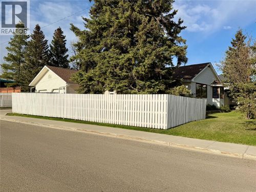 1820 91 Ave, Dawson Creek, BC, V1G1B1 | Card Image