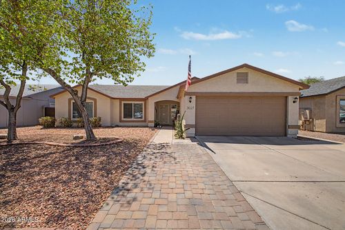 3027 W Daley Ln, Phoenix, AZ, 85027-1012 | Card Image