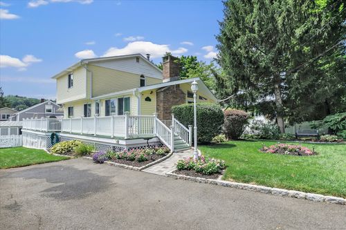 24 Grove Ave, Derby, CT, 06418-1616 | Card Image