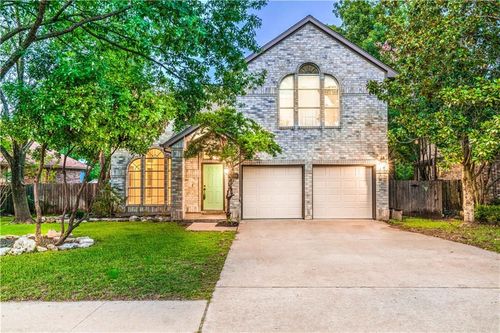 1009 Oaklands Dr, Round Rock, TX, 78681-4066 | Card Image