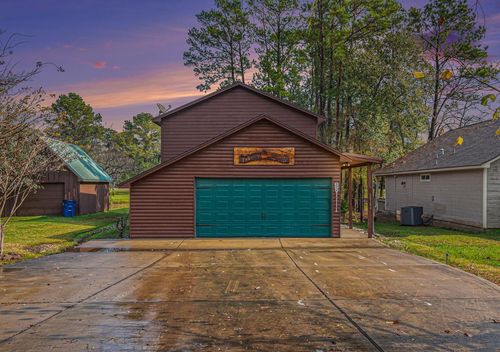 52 Hunters Creek Dr, Huntsville, TX, 77340-1400 | Card Image
