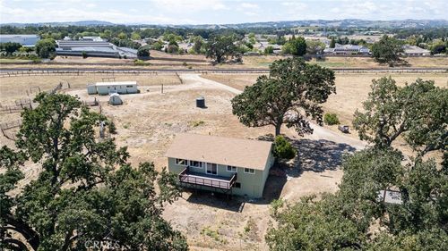 335 Phillips Rd, Templeton, CA, 93465-9587 | Card Image