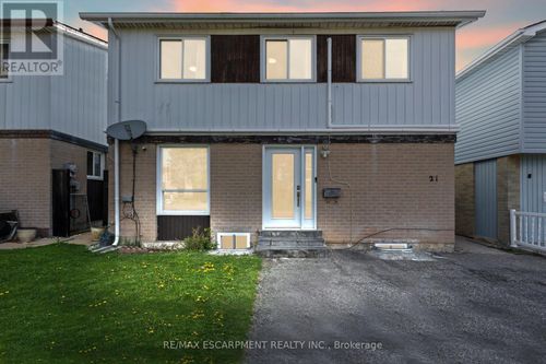 21 Grand River Crt, Brampton, ON, L6S2J8 | Card Image