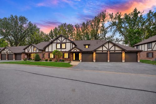45b-8225 Willow Dr, Palos Hills, IL, 60465-2562 | Card Image