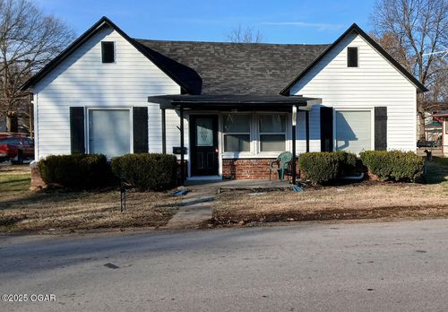 731 W 13th St, Webb City, MO, 64870-2845 | Card Image