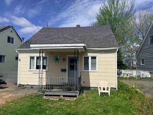 9 Highland Dr, New Glasgow, NS, B2H4C3 | Card Image
