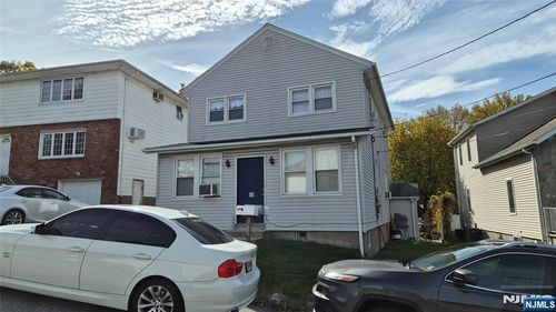 11 Woodrow Ave, Woodland Park, NJ, 07424-2738 | Card Image