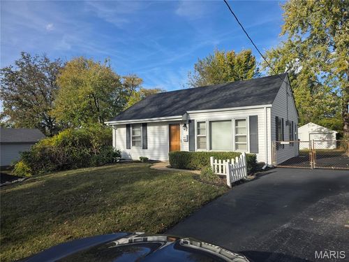 301 Washington St, Florissant, MO, 63031-5836 | Card Image