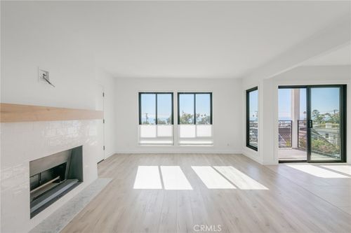 430 Cypress Dr, Laguna Beach, CA, 92651-1637 | Card Image