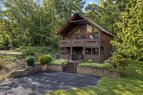 735 Kings Hills Blvd, Pigeon Forge, TN, 37863 | Card Image