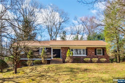 232 Hidden Glen Ct, Franklin Lakes, NJ, 07417-2416 | Card Image