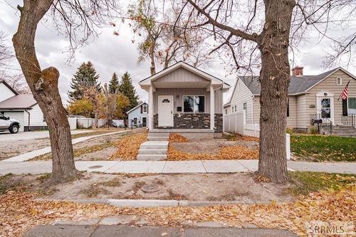 352 7th St, Idaho Falls, ID, 83401-4756 | Card Image