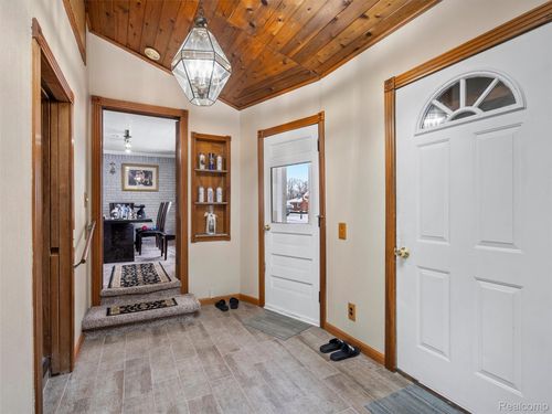 44833 Maddelein St, Clinton Township, MI, 48036-1151 | Card Image