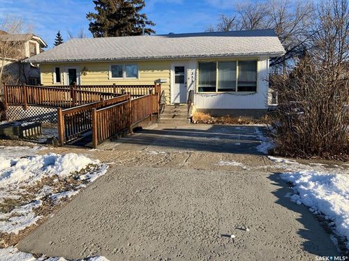 311 1st St W, Nipawin, SK, S0E1E0 | Card Image