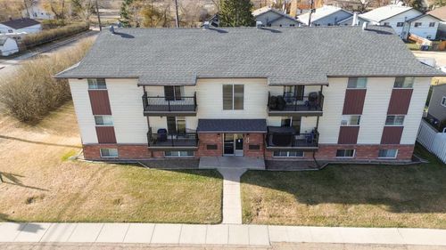 {{alt}} | Card Image