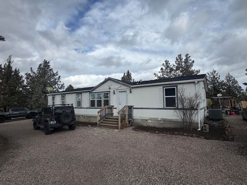 8685 Sw Sisters View Pl, Terrebonne, OR, 97760-9235 | Card Image