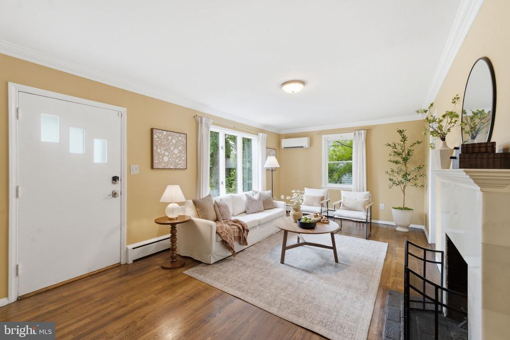 Residential in FALLS CHURCH 2