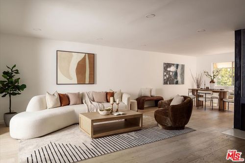 9761 Via Pavia, Burbank, CA, 91504 | Card Image