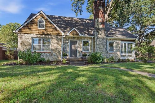 2914 Shrine Park Rd, Leavenworth, KS, 66048-4875 | Card Image